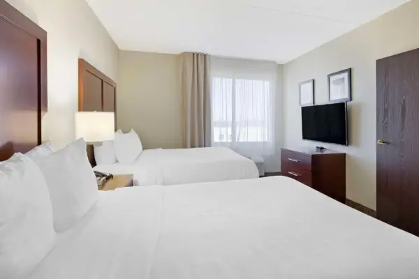 Comfort Inn & Suites 9